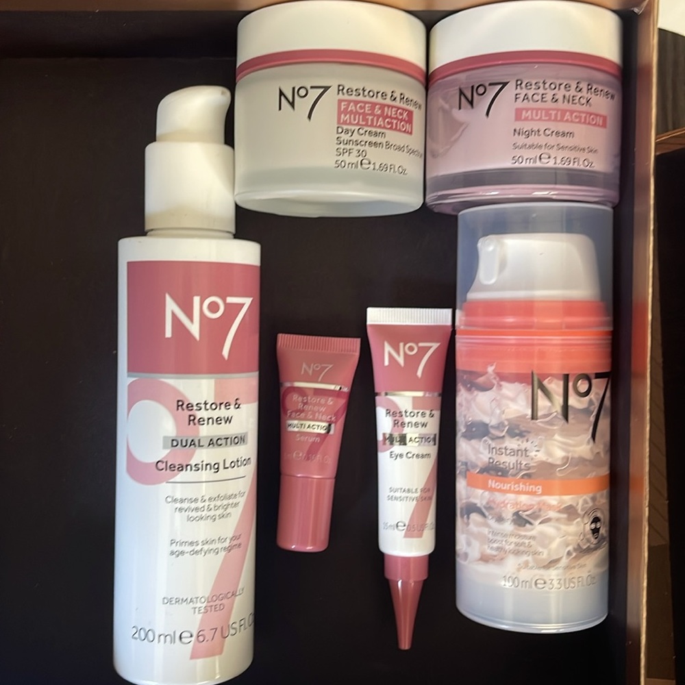 No7 beauty product Gift Set Day Night Eye Cream cleansing lotion Hydration Mask